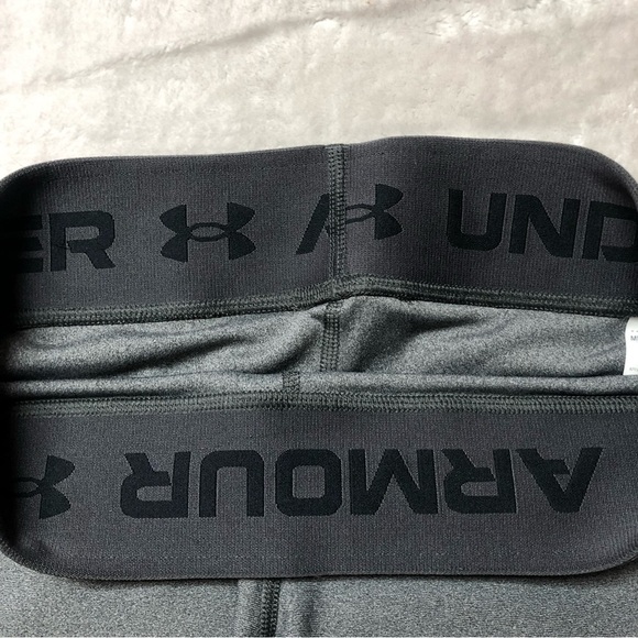 NWOT Under Armour Women's Heat Gear Armour Mid Rise Grey Shorty Short MD - Picture 5 of 10